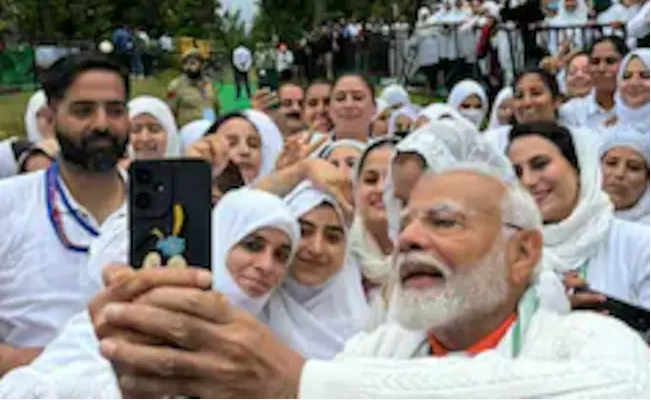 'Yoga Economy' Focus: Modi in Srinagar