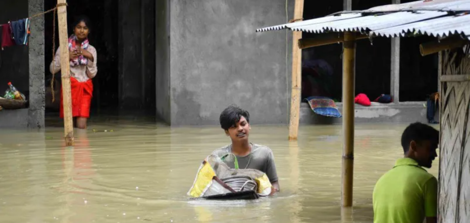 Relief Efforts in NE: 72 Camps for Flood Victims