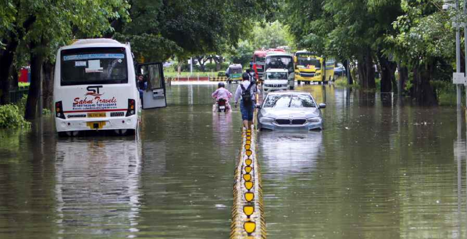 Traffic Mayhem as Delhi-NCR Floods